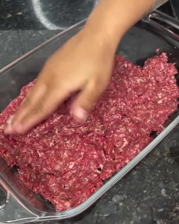 Mini hambúrguer na bisnaguinha