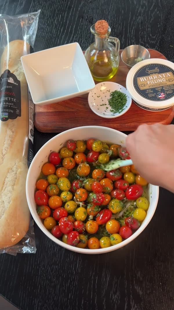 Dip de tomate assado com burrata